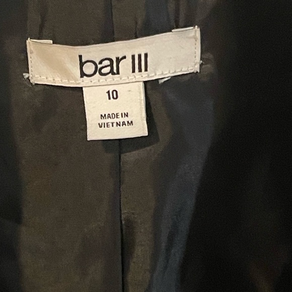 Bar lll black blazer, size 10. NWT. Hits at hips. - Picture 3 of 3